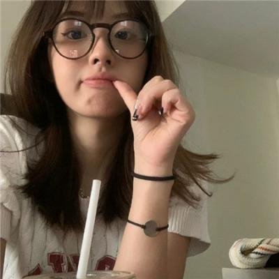 我们才不是兄弟呢